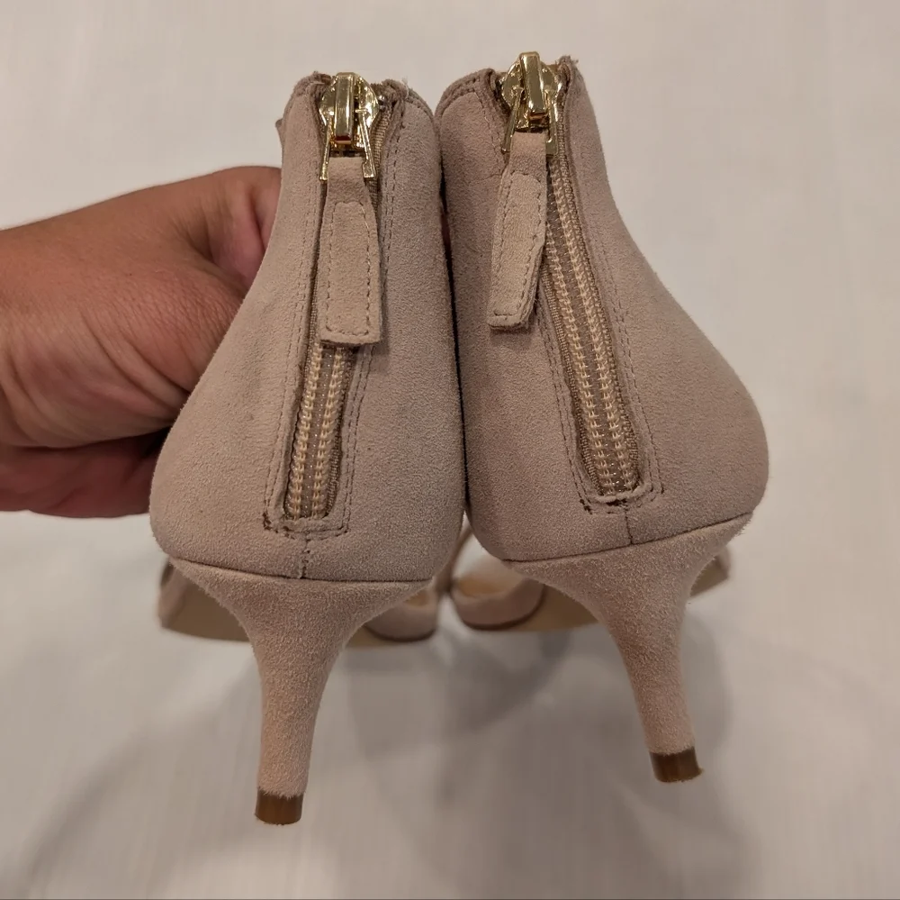 J by J CREW taupe suede scalloped ankle strap heeled sandals size 6.5